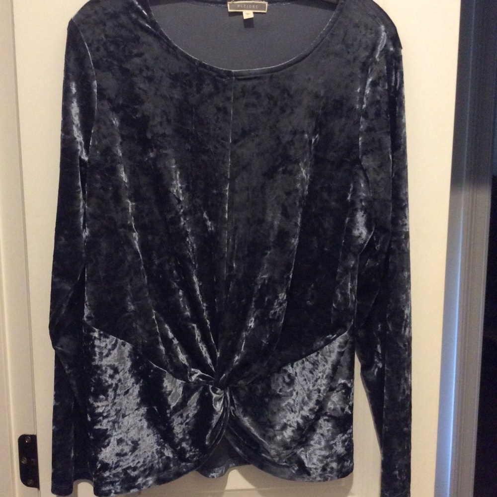Pleione shirt blue velour pull over round neck long sleeve size large